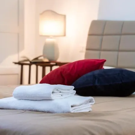 Apartment A 2 Passi Dal Centro - Elegante Casa X4 Con Wi-fi *